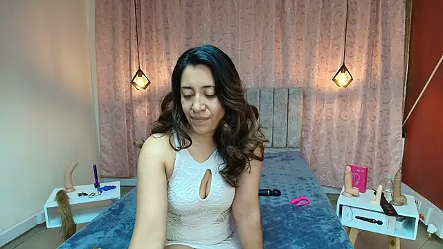 VioletaScott  online show from November 15, 2025, 12:09 pm