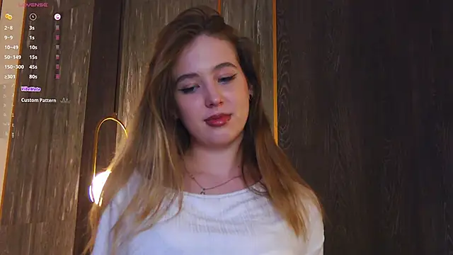 LoraineLuff online show from February 9, 2025, 2:50 pm