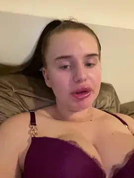 yourhornyslut online show from May 4, 2026, 8:00 pm
