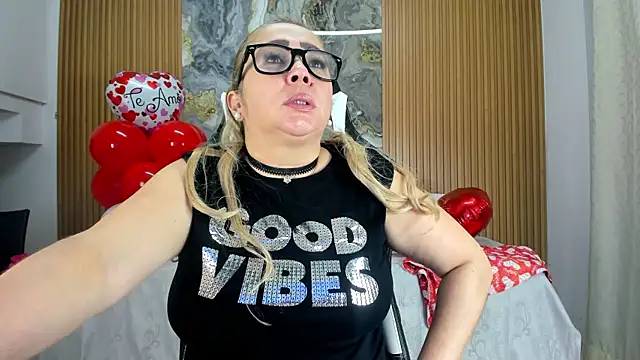 Snapshot of Danna_topless chatting on March 6, 2025, 12:09 pm Danna topless online show from March 6, 2025, 12:09 pm