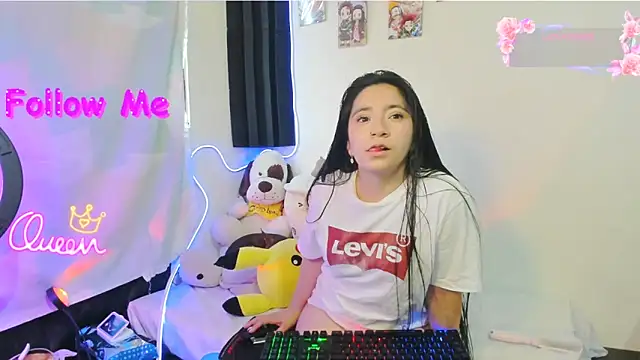 litle mily  online show from June 5, 2026, 10:04 pm
