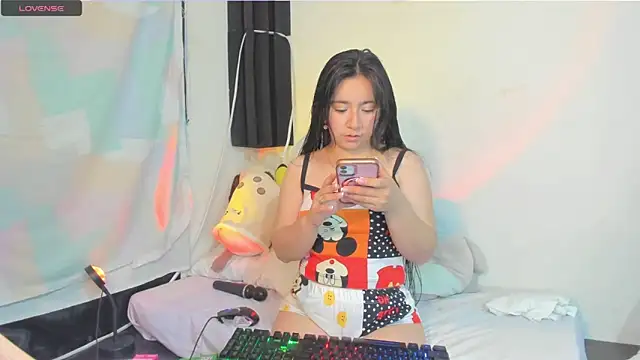 litle mily  online show from April 14, 2026, 9:53 pm