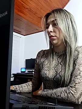 rachellboom online show from December 2, 2025, 11:39 pm