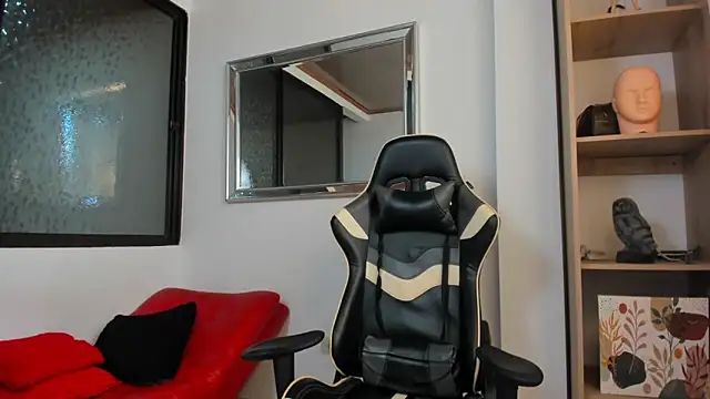 Snapshot of julian_wallace chatting on February 10, 2026, 9:14 pm julian wallace online show from February 10, 2026, 9:14 pm