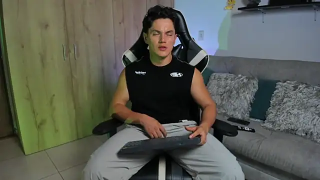 Snapshot of julian_wallace chatting on February 24, 2026, 1:50 am julian wallace online show from February 24, 2026, 1:50 am