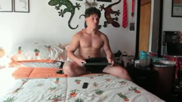 Snapshot of julian_wallace chatting on February 16, 2026, 1:54 pm julian wallace online show from February 16, 2026, 1:54 pm