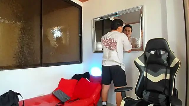 julian wallace online show from March 5, 2026, 7:43 pm