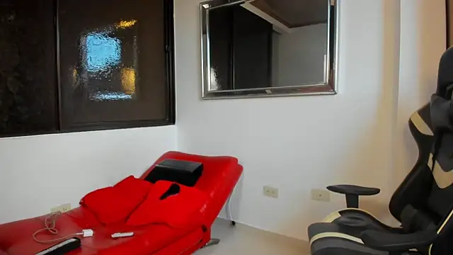 Snapshot of julian_wallace chatting on February 22, 2026, 9:49 pm julian wallace online show from February 22, 2026, 9:49 pm