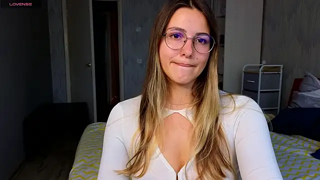 sophia euphoriaa online show from June 29, 2026, 8:54 am