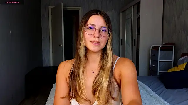 sophia euphoriaa online show from July 20, 2026, 9:05 am