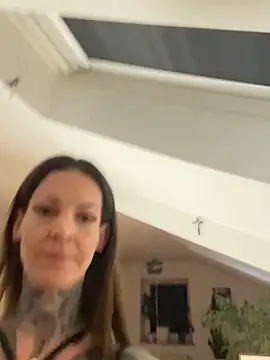 BrownieyQueen online show from October 5, 2025, 5:09 am