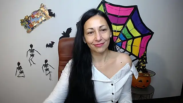 LiluGrants online show from October 24, 2025, 6:18 pm