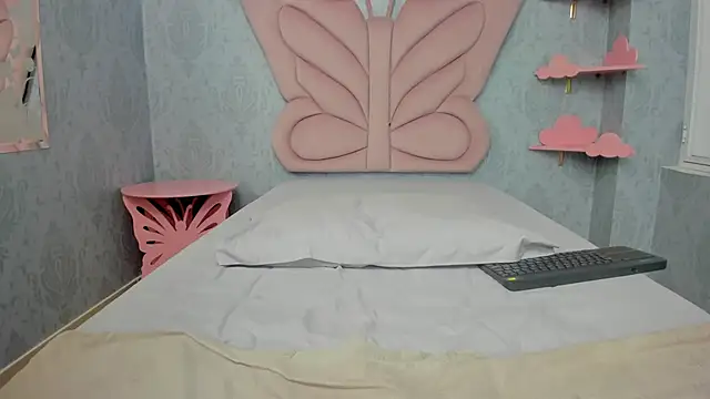 MaddyCute4u online show from February 24, 2025, 3:20 pm