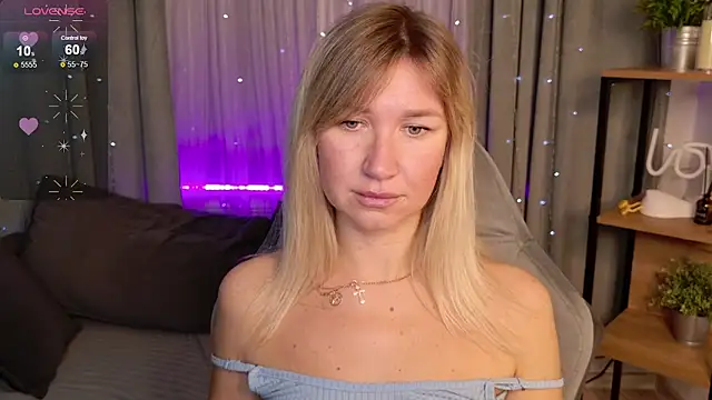 MilaBott online show from October 2, 2025, 9:18 pm