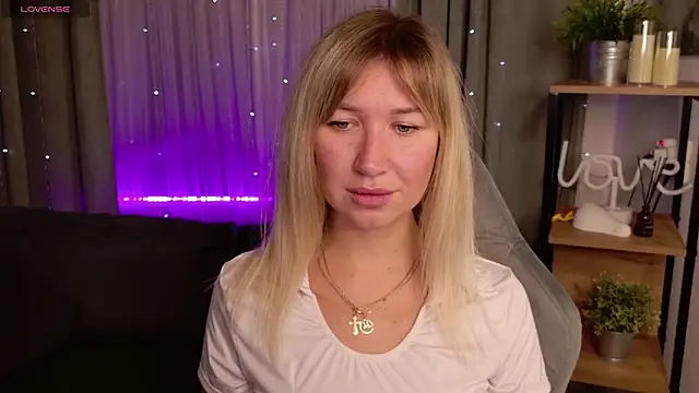 MilaBott online show from September 26, 2025, 8:49 pm