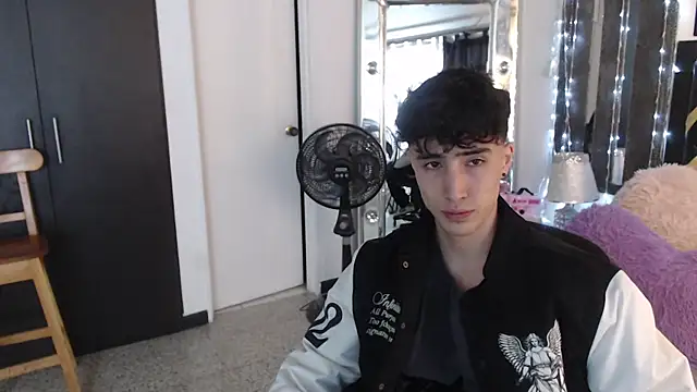 gojo satoru 18 online show from March 15, 2025, 12:02 pm