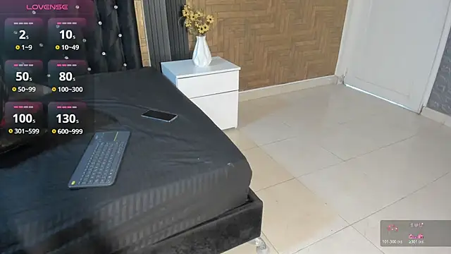 Snapshot of Laross25 chatting on February 23, 2026, 7:58 pm Laross25 online show from February 23, 2026, 7:58 pm