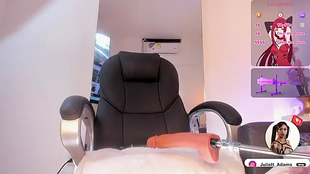 Juliett Adams  online show from October 9, 2025, 2:12 am