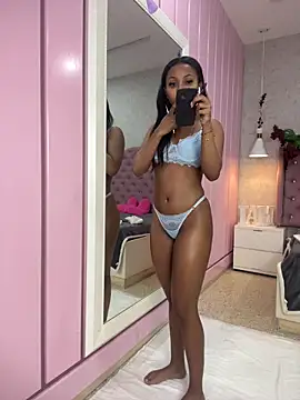 GabrielaLugo online show from December 19, 2025, 12:07 pm