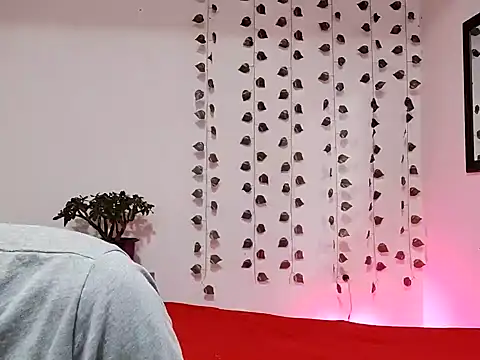 hotlatin92 online show from February 7, 2025, 9:58 am