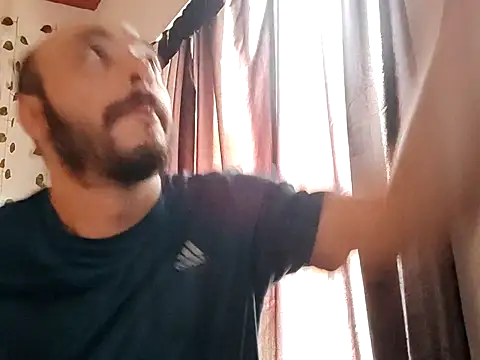 hotlatin92 online show from March 14, 2025, 5:46 pm