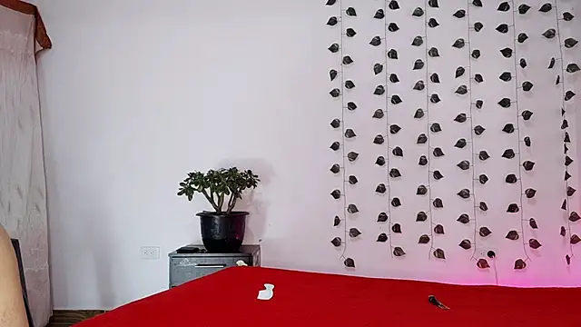 hotlatin92 online show from February 16, 2025, 2:09 am