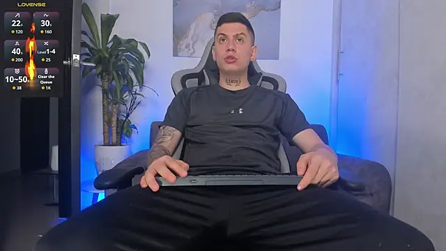 Yeiko Romero  online show from October 9, 2025, 8:09 pm