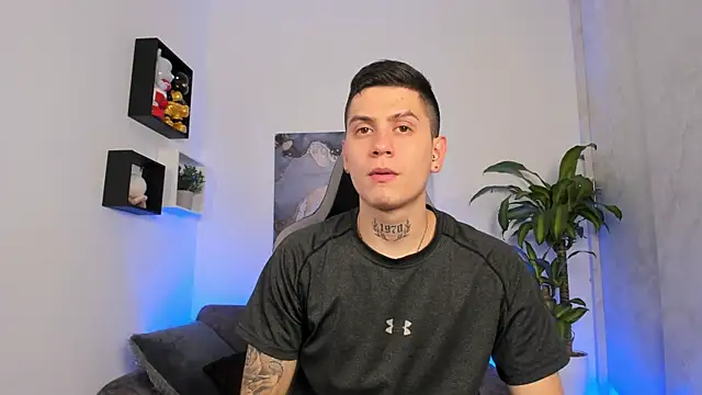 Yeiko Romero  online show from September 9, 2025, 5:22 pm