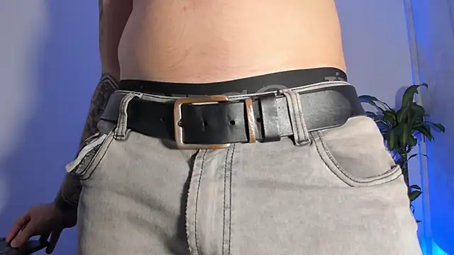 Yeiko Romero  online show from September 11, 2025, 5:29 am