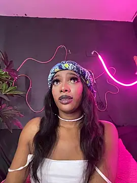 TIFFANYYSTAR online show from November 11, 2025, 8:25 pm