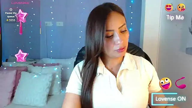 Paulina 627 online show from November 17, 2025, 2:32 pm