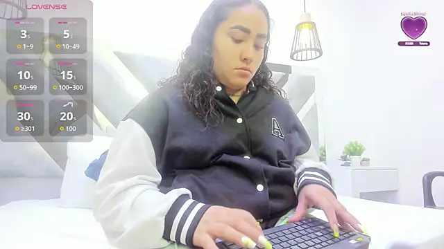 Ayla martinez online show from September 9, 2025, 1:49 am