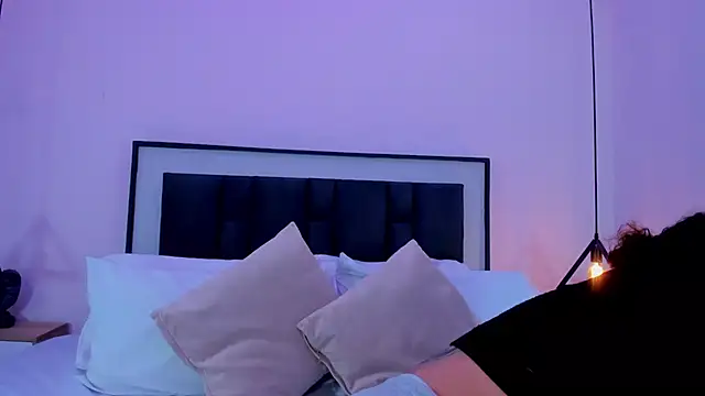 Ayla martinez online show from November 11, 2025, 3:34 am