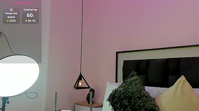 Ayla martinez online show from October 4, 2025, 2:02 am