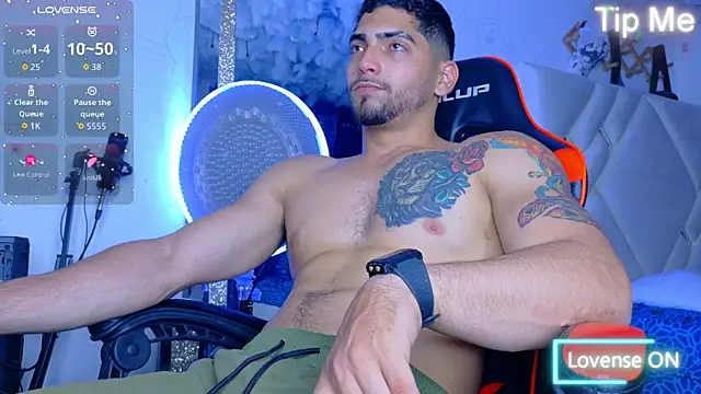 Rich boy01 online show from November 11, 2025, 7:19 pm