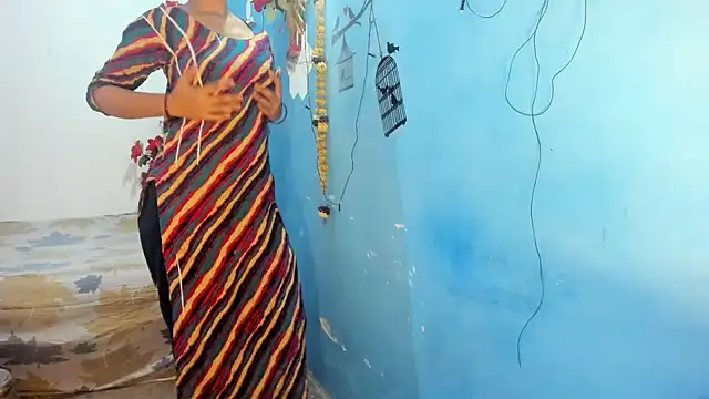 aarjulove online show from March 11, 2026, 3:39 pm