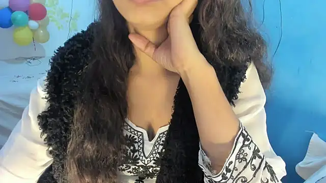 aarjulove online show from February 2, 2026, 11:20 am