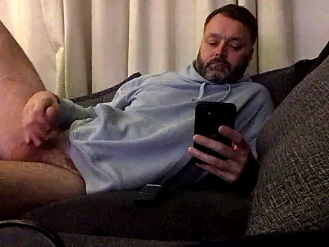 Snapshot of TallBoy2810 chatting on November 2, 2025, 10:26 pm TallBoy2810 online show from November 2, 2025, 10:26 pm