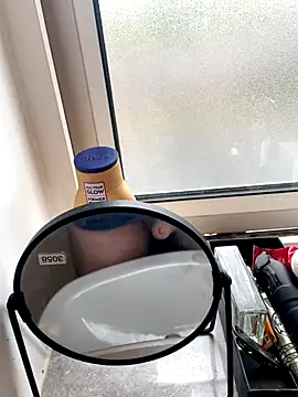 Snapshot of TallBoy2810 chatting on October 23, 2025, 10:36 am TallBoy2810 online show from October 23, 2025, 10:36 am