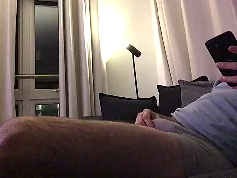 Snapshot of TallBoy2810 chatting on October 23, 2025, 10:41 pm TallBoy2810 online show from October 23, 2025, 10:41 pm