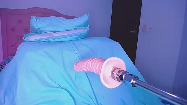 Snapshot of Ariss-hot chatting on February 12, 2026, 3:06 am Ariss-hot online show from February 12, 2026, 3:06 am