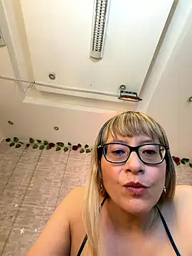 Snapshot of JessicaMuse chatting on January 16, 2026, 10:36 pm JessicaMuse online show from January 16, 2026, 10:36 pm