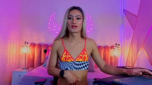  scarletmoore online show from October 21, 2025, 8:14 am