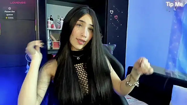 Emilytafur online show from June 13, 2026, 10:08 pm
