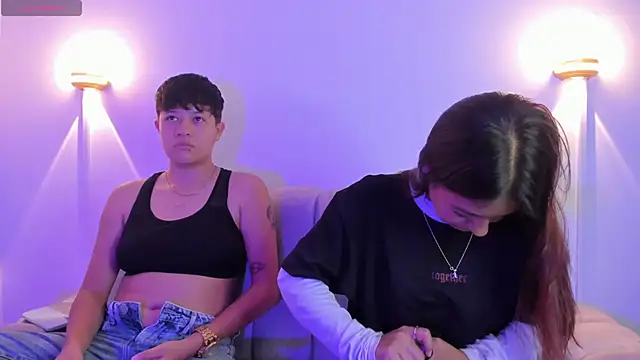 violet casper  online show from October 18, 2025, 4:14 am