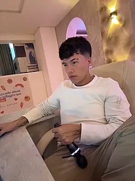 Logan smith1 online show from November 7, 2025, 8:08 am