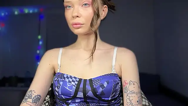 Snapshot of dollfromvenus chatting on December 29, 2024, 3:56 pm dollfromvenus online show from December 29, 2024, 3:56 pm