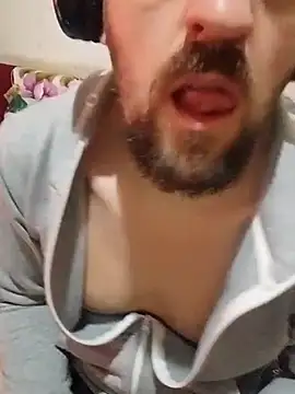 Snapshot of GrofLicno chatting on February 21, 2025, 9:32 pm GrofLicno online show from February 21, 2025, 9:32 pm