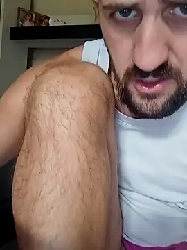 Snapshot of GrofLicno chatting on November 8, 2025, 11:25 am GrofLicno online show from November 8, 2025, 11:25 am