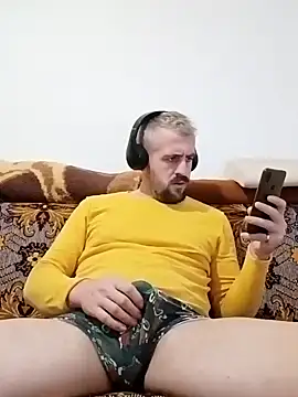 Snapshot of GrofLicno chatting on January 10, 2025, 4:51 pm GrofLicno online show from January 10, 2025, 4:51 pm